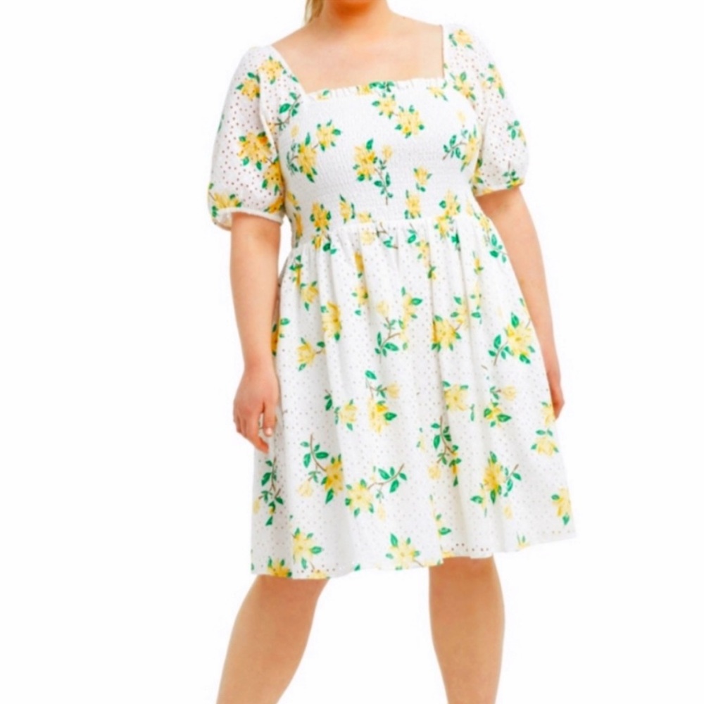 NWT Draper James Smocked Puff Sleeve Cottagecore Dress in Eyelet Magnolia